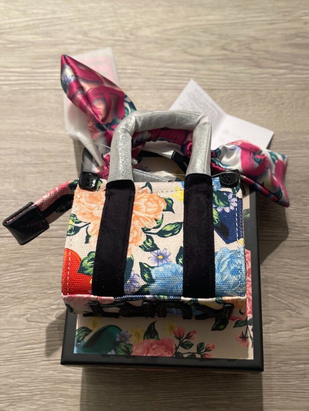 Kurt Geiger London Micro Southbank Tote - Picture 3 of 10